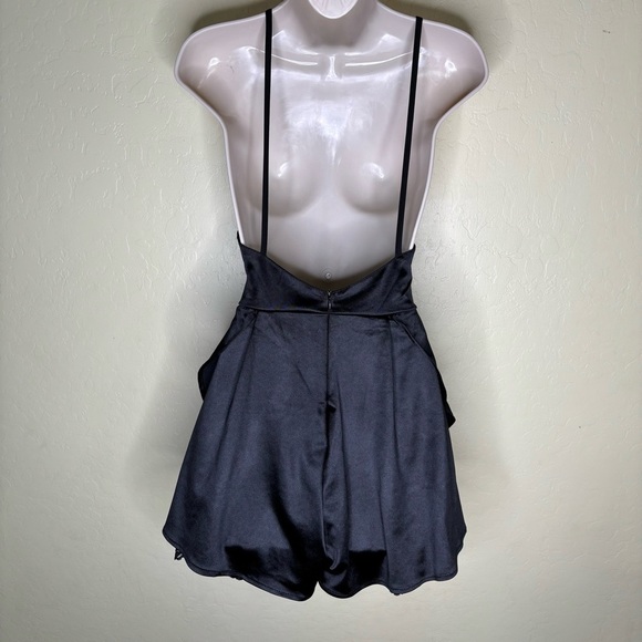 Lace Trim Satin Backless Romper Black S - Picture 8 of 10